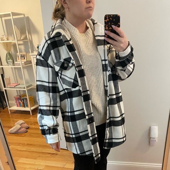 Black and white plaid shacket - Picture 2 of 2
